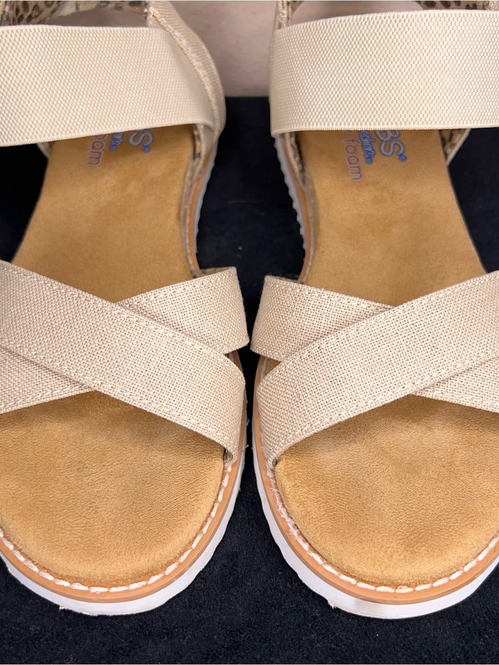 Size 6 Women’s Bobs Sandals Beige Tan Comfort Memory Foam Espadrilles - Picture 14 of 15
